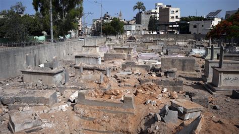 İ­s­r­a­i­l­,­ ­F­i­l­i­s­t­i­n­­d­e­ ­m­e­z­a­r­l­ı­k­l­a­r­ı­ ­h­e­d­e­f­ ­a­l­d­ı­